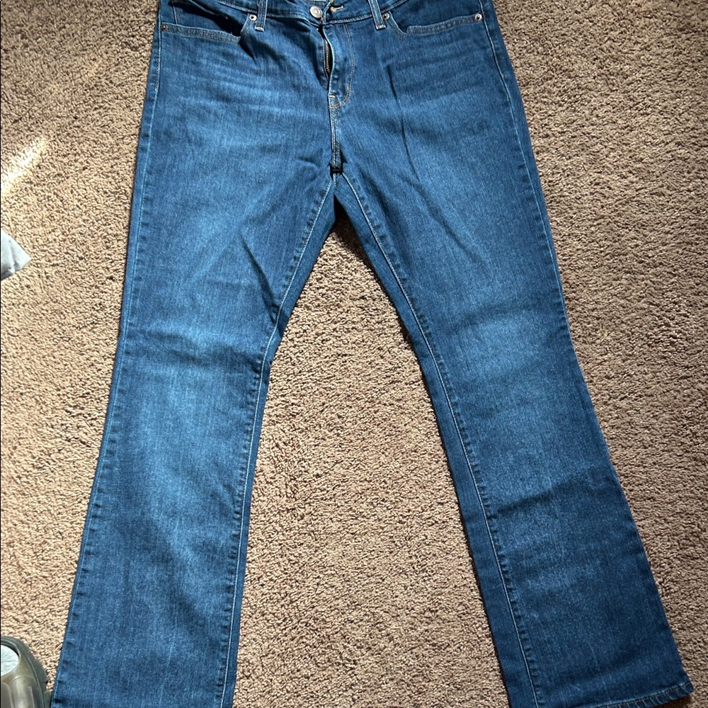 Levi's Women's Classic Straight Leg Denim - Picture 3 of 4